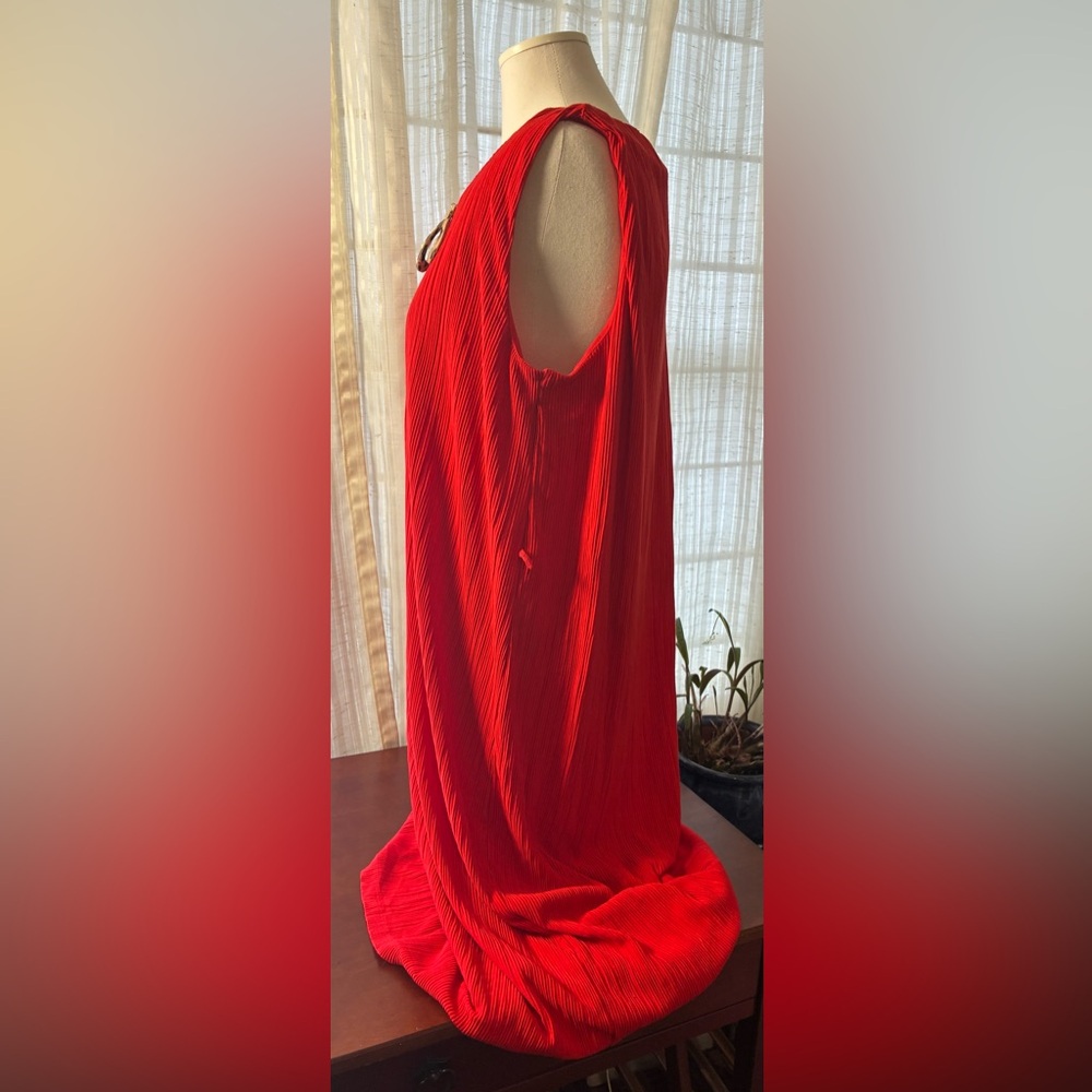 Evan Picone Vibrant Red Pleated Sleeveless Sheath Dress - Picture 6 of 7